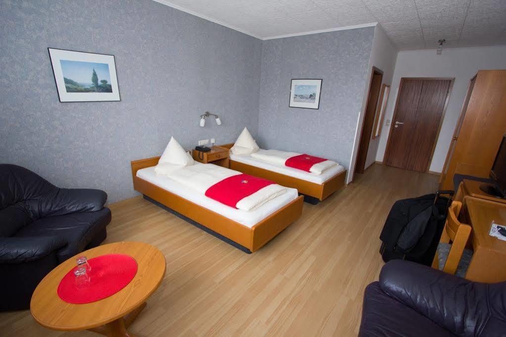 Hotel Sonnenkeller Ной-Ульм Екстер'єр фото