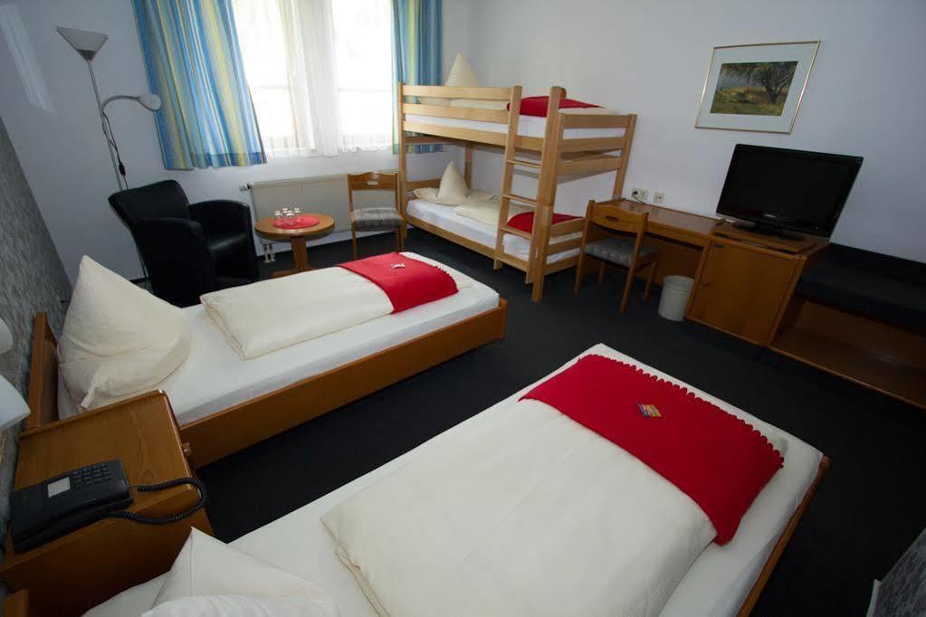 Hotel Sonnenkeller Ной-Ульм Екстер'єр фото